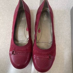 EUC Ros Hommerson Rosita Wine Suede - size 8.5W